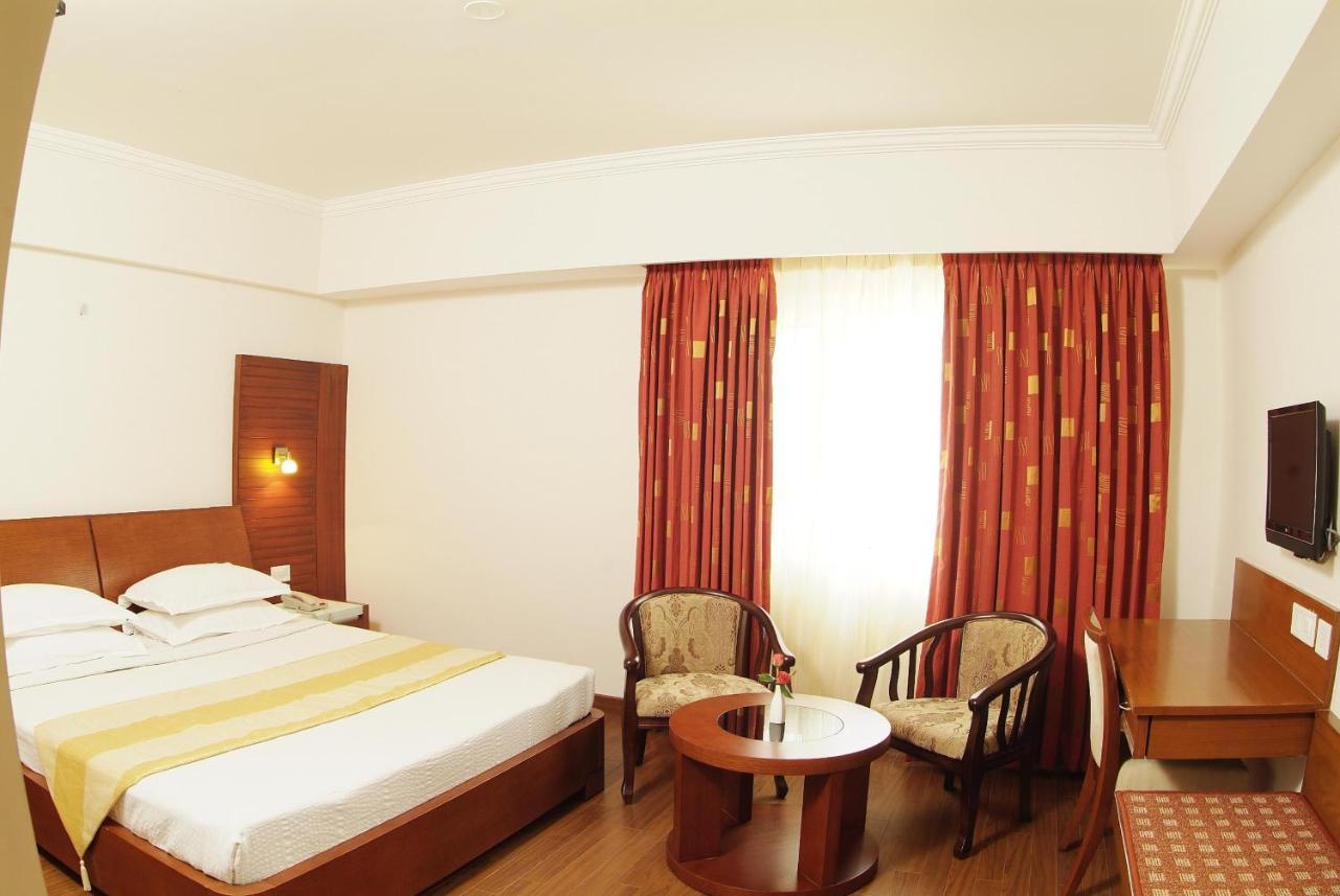 Parijatha Gateway Hotel Bangalore Buitenkant foto