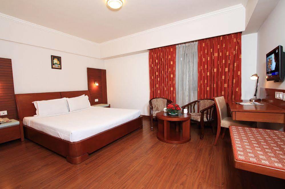 Parijatha Gateway Hotel Bangalore Buitenkant foto