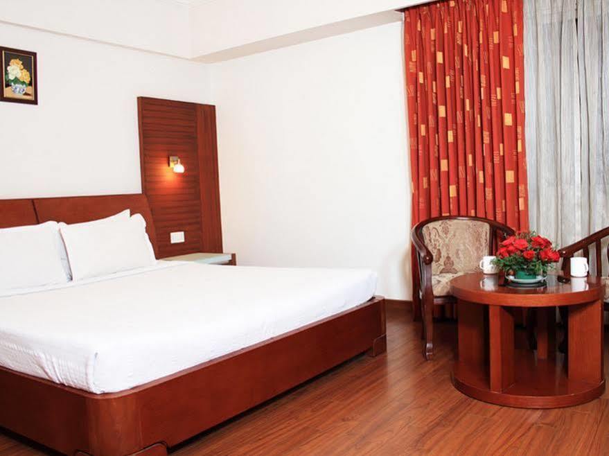 Parijatha Gateway Hotel Bangalore Buitenkant foto